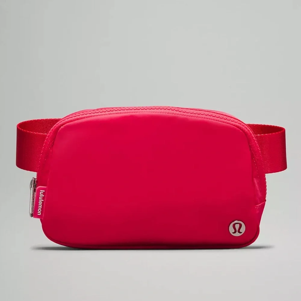 Lululemon Everywhere Belt Bag 1L in Lip Gloss - Picture 5 of 5
